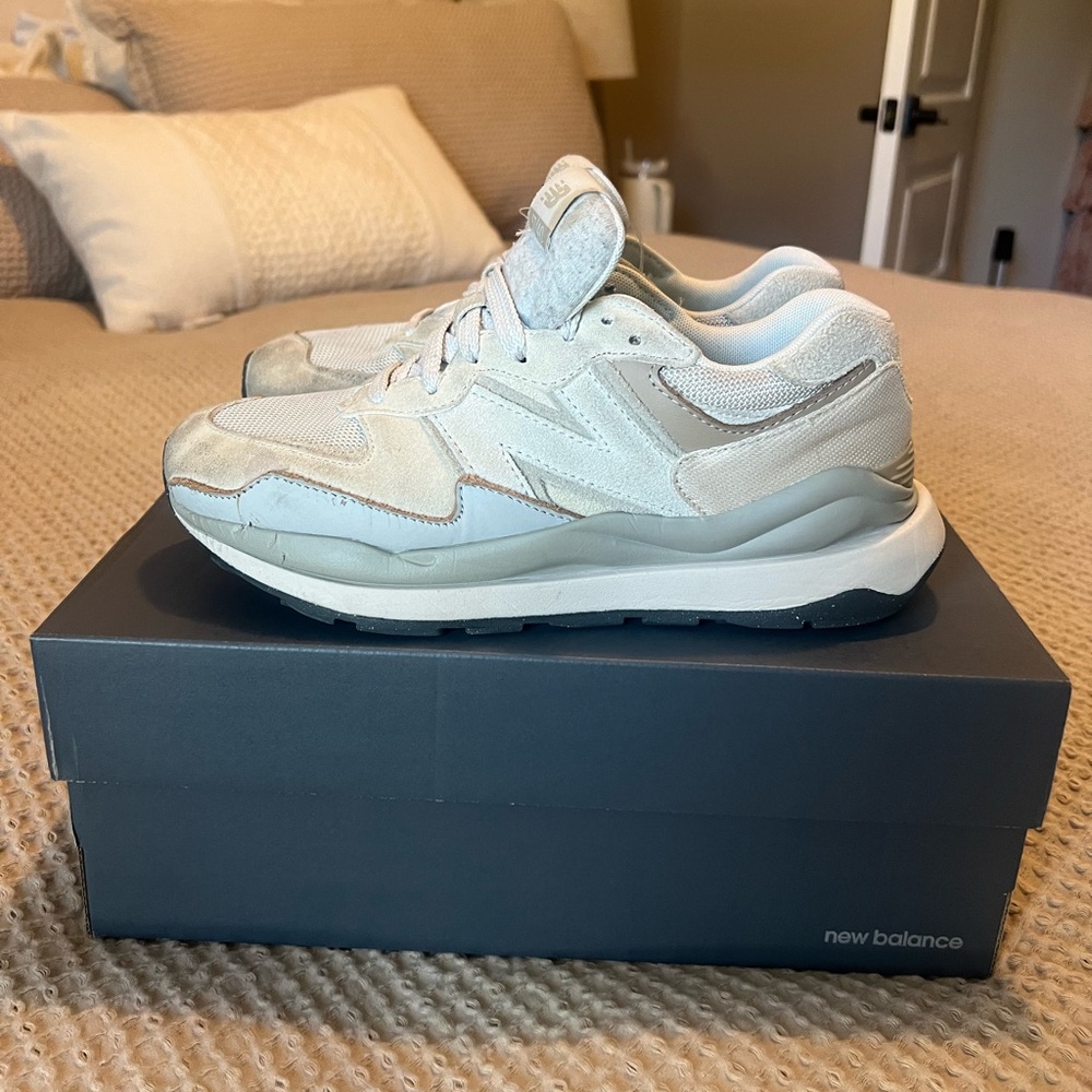 Nike 2022 57/40 'Grey Day' in Moonbeam